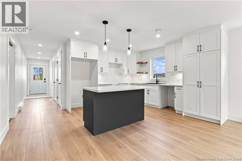 86 Aiden Street — photo 8 of 39