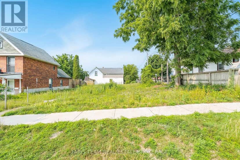 105 Matchedash Street S — photo 1 of 11