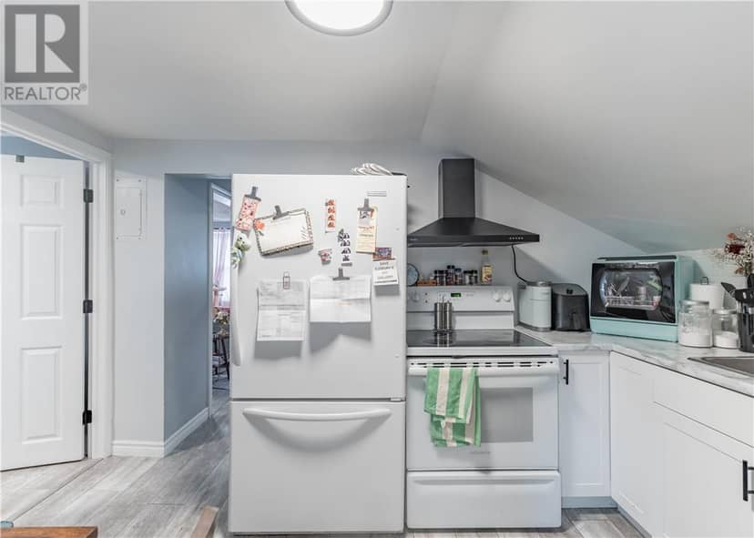 287 Van Horne Street — photo 17 of 28