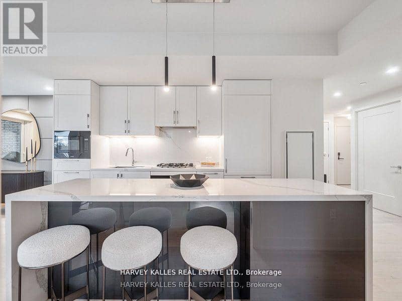 610 - 8 Manor Road W — photo 11 of 29