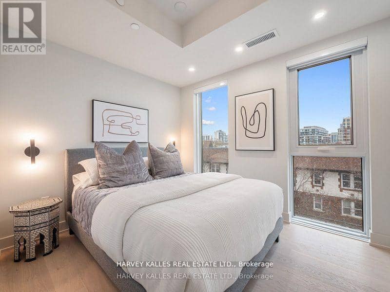 610 - 8 Manor Road W — photo 21 of 29