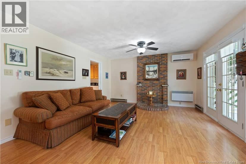 5 ROXBOROUGH Court — photo 12 of 39