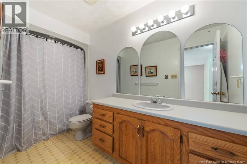 5 ROXBOROUGH Court — photo 23 of 39