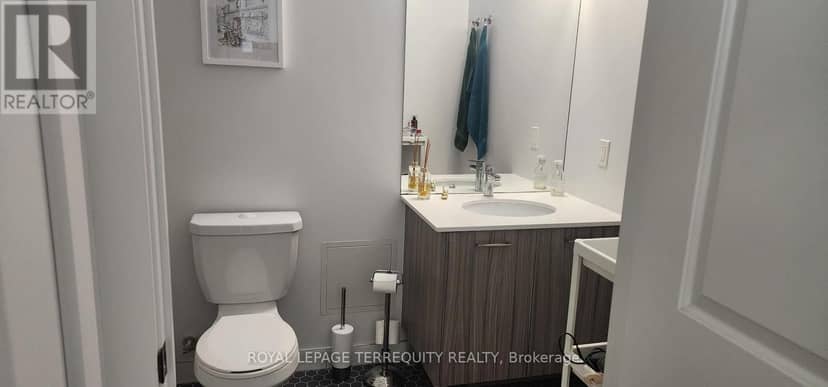 501 - 11 Lillian Street — photo 20 of 34