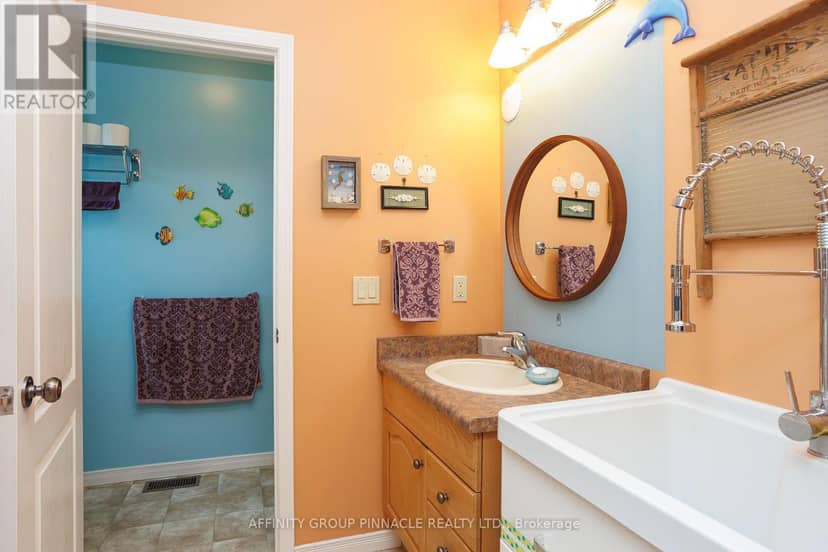 243 Fairbairn Road — photo 20 of 40