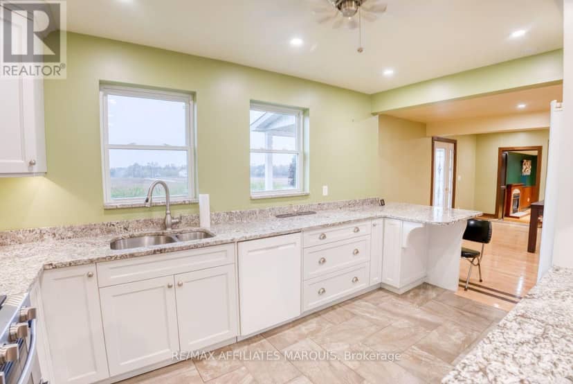 421 Summers Road — photo 12 of 40