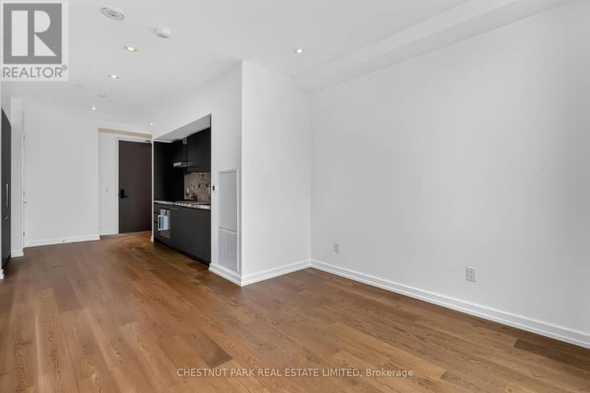 504 - 1315 Bay Street — photo 10 of 30