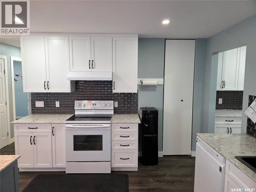 621 McCall STREET — photo 17 of 40