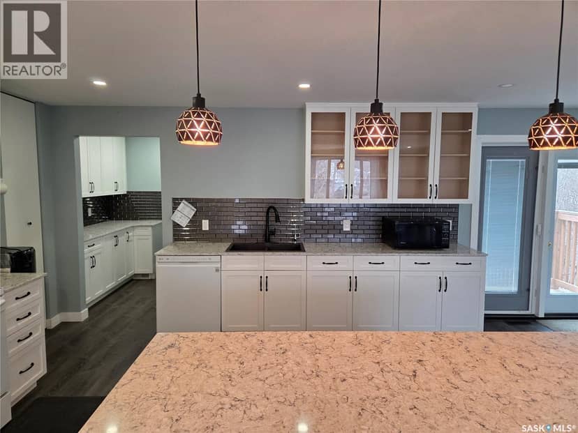 621 McCall STREET — photo 13 of 40