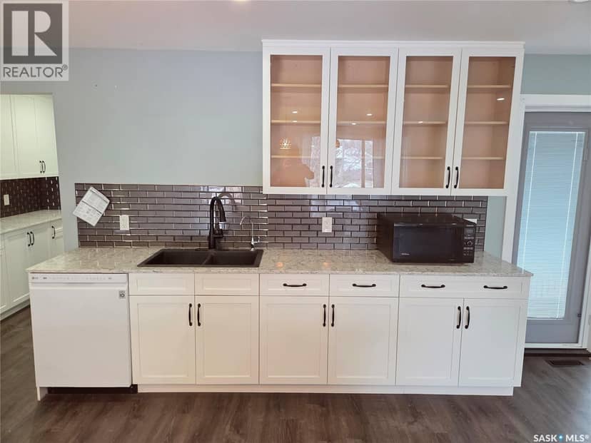 621 McCall STREET — photo 18 of 40