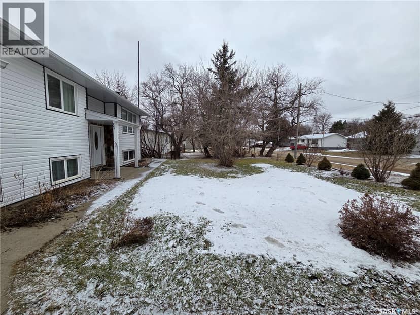 621 McCall STREET, Oxbow, photo 5