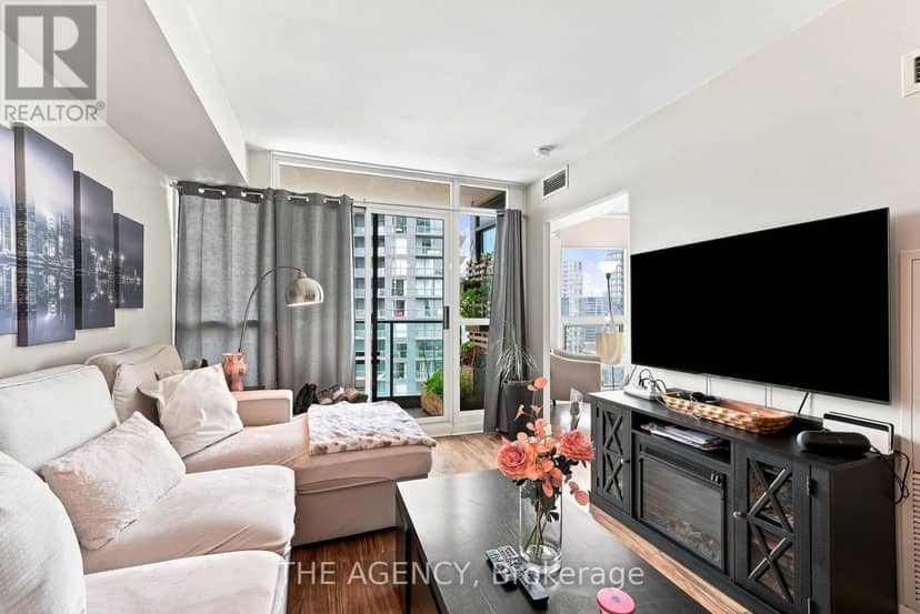 2301 - 600 Fleet Street — photo 3 of 13