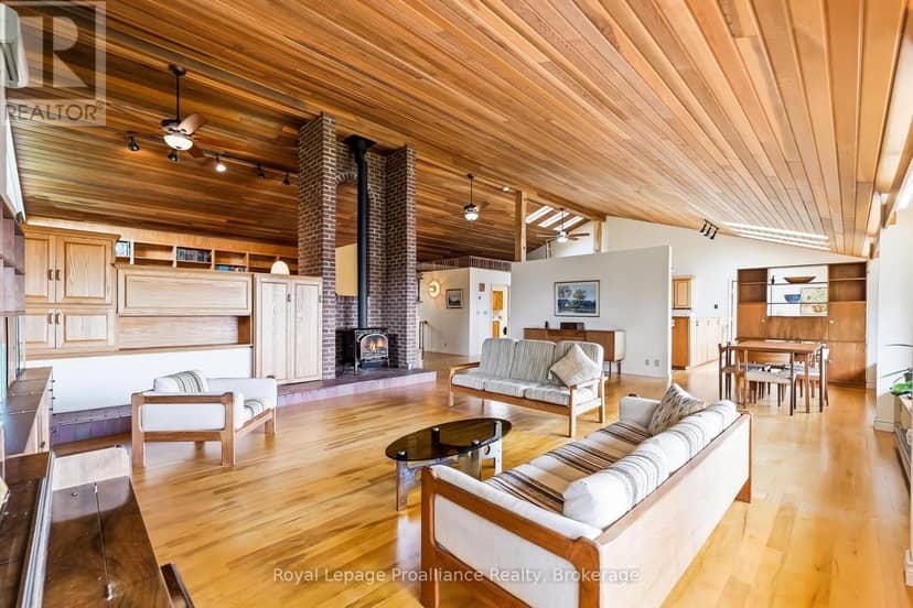 144 Elizabeth Street — photo 13 of 40