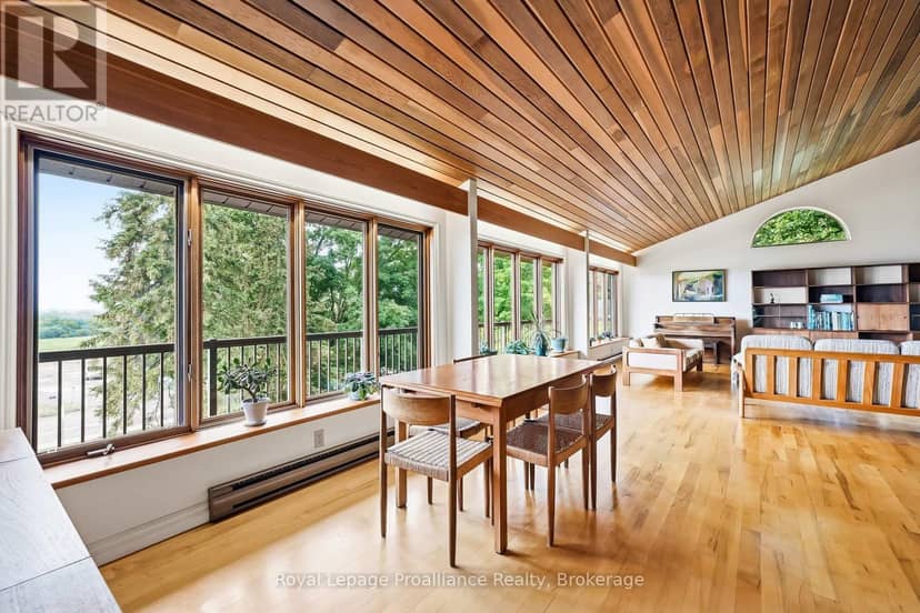 144 Elizabeth Street — photo 15 of 40