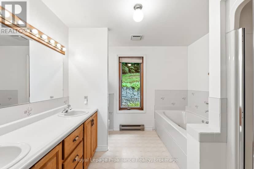 144 Elizabeth Street — photo 31 of 40