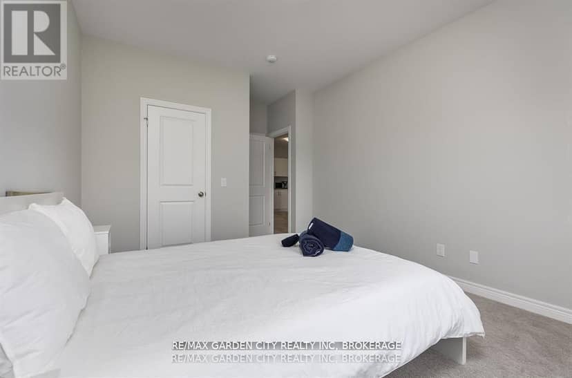 34 Bounty Avenue — photo 12 of 30