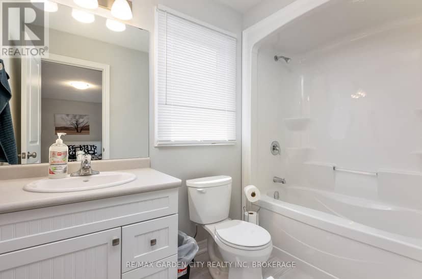 33 Bounty Avenue — photo 22 of 34