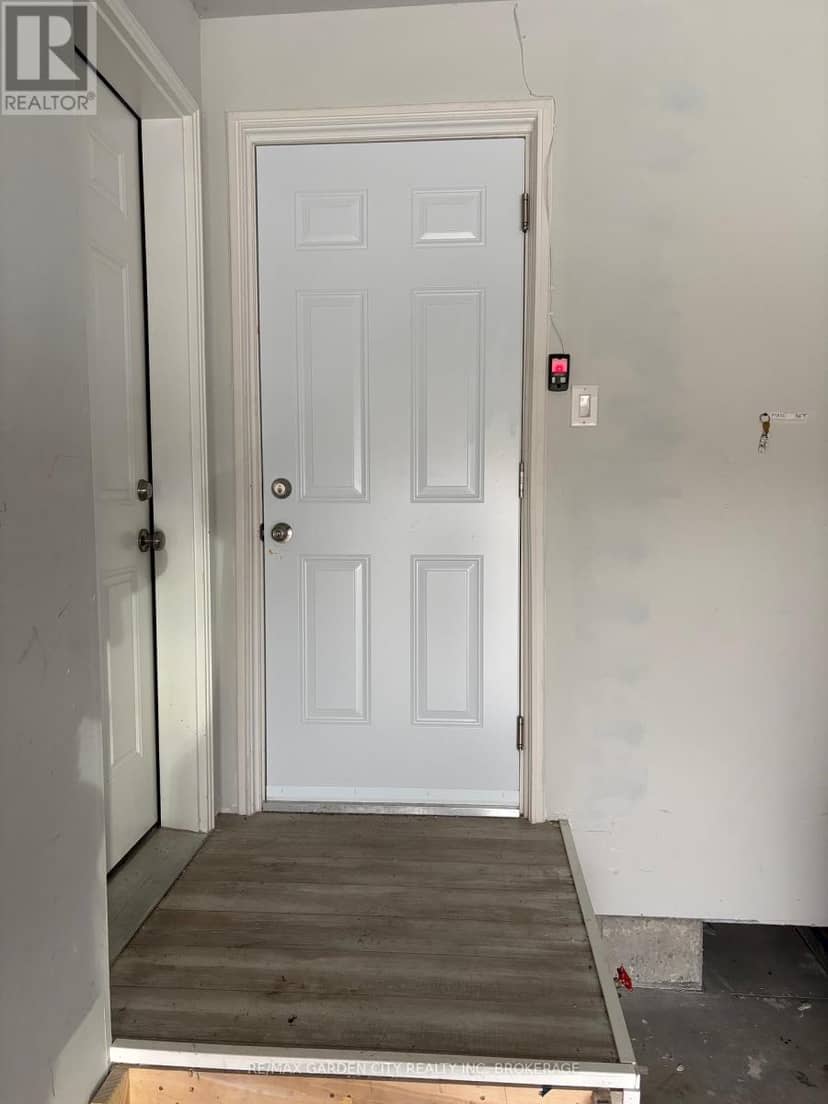 33 Bounty Avenue — photo 33 of 34