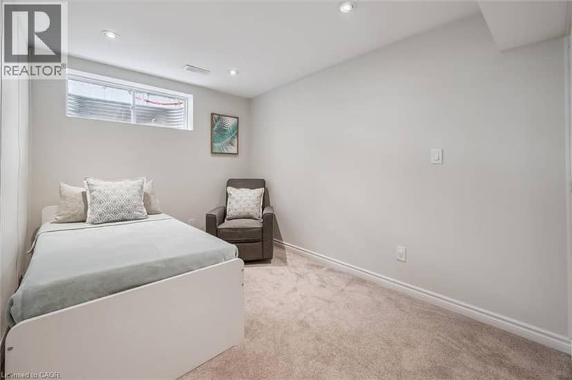 254 GOSLING GARDENS Unit# 12 — photo 33 of 40