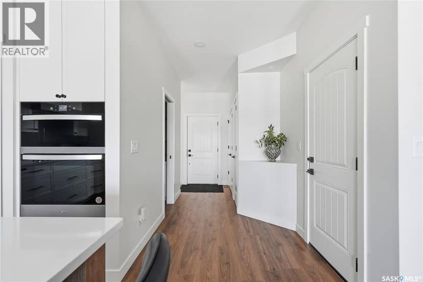 22 720 Brighton BOULEVARD — photo 2 of 40