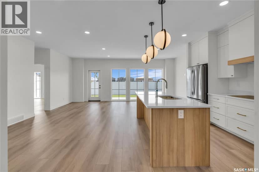 6 720 Brighton BOULEVARD — photo 2 of 15