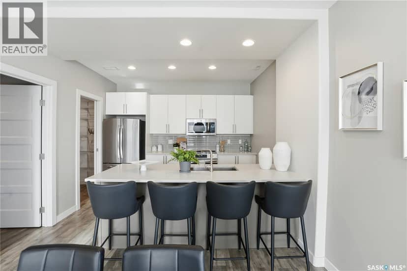 6 103 Willis CRESCENT — photo 10 of 39