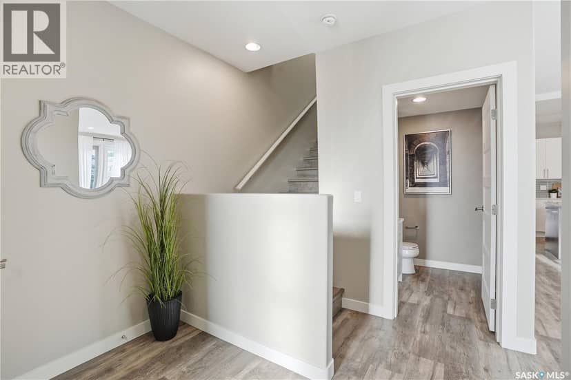 6 103 Willis CRESCENT — photo 15 of 39