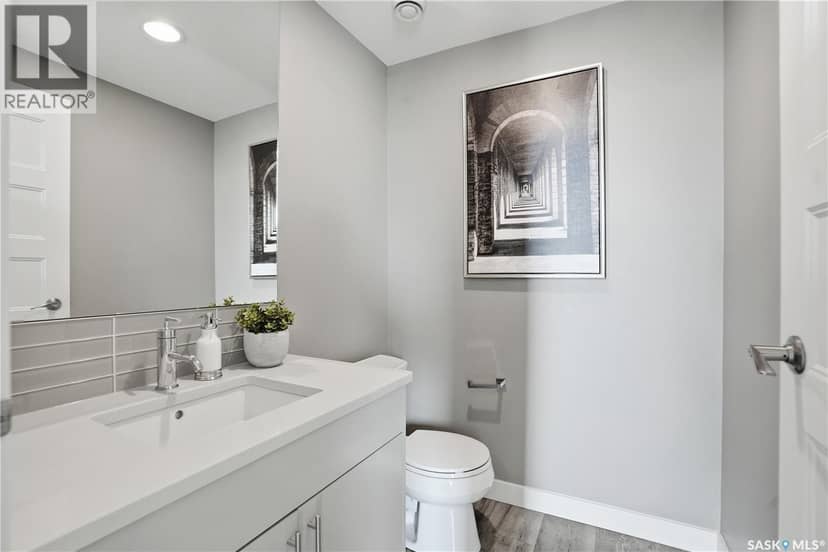 6 103 Willis CRESCENT — photo 16 of 39