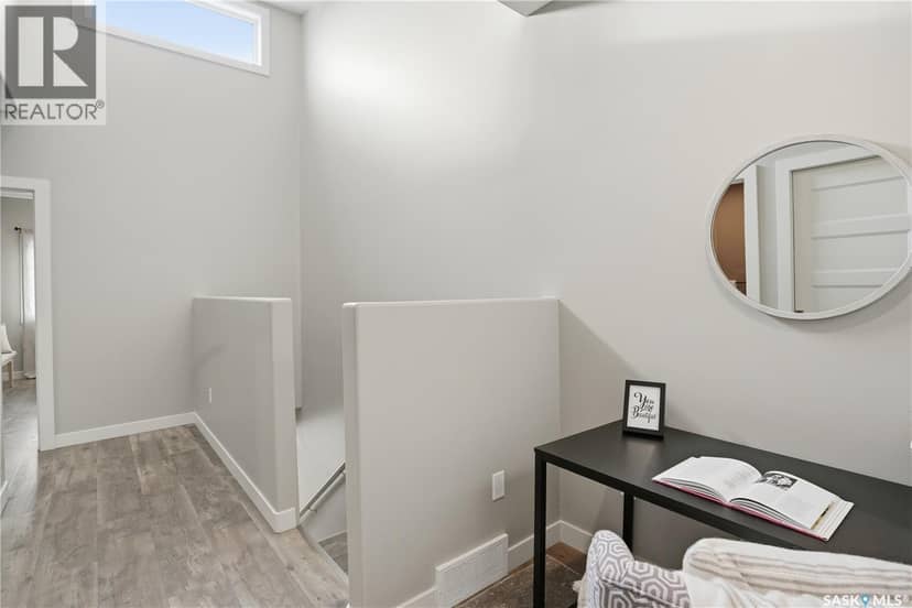 6 103 Willis CRESCENT — photo 17 of 39
