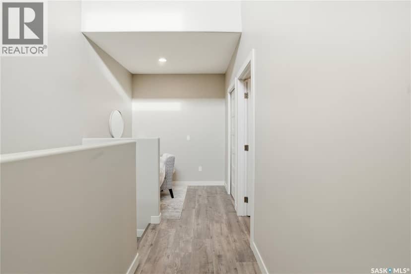 6 103 Willis CRESCENT — photo 18 of 39