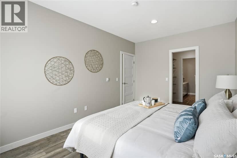 6 103 Willis CRESCENT — photo 23 of 39