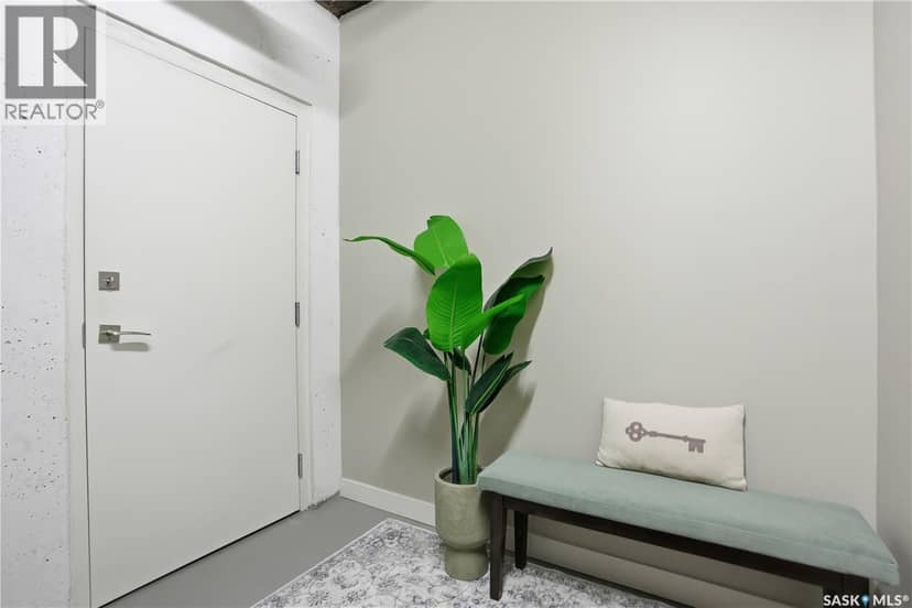6 103 Willis CRESCENT — photo 30 of 39