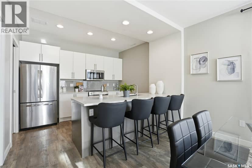 6 103 Willis CRESCENT — photo 7 of 39