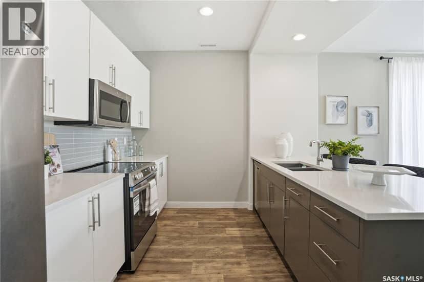 6 103 Willis CRESCENT — photo 8 of 39