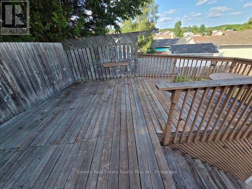 83 Laurier Road — photo 33 of 33