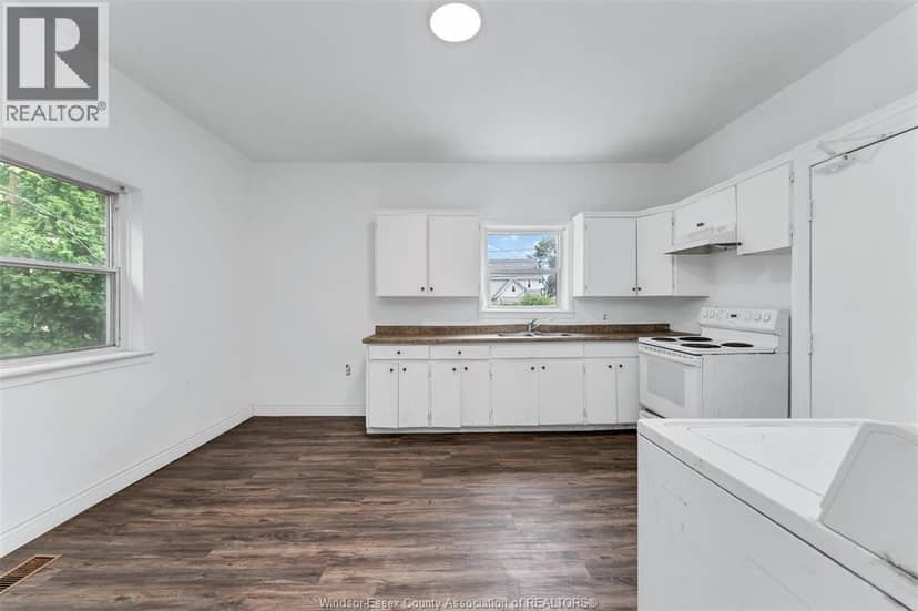418 Caron Avenue — photo 9 of 30