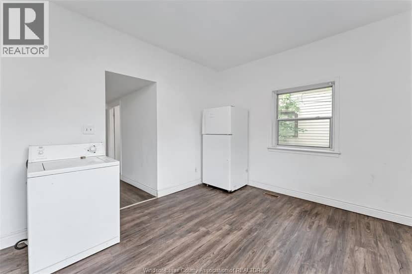 418 Caron Avenue — photo 11 of 30