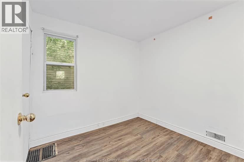 418 Caron Avenue — photo 12 of 30