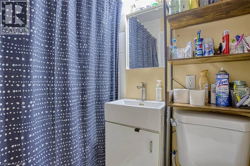 139 GLASSCO Avenue N — photo 9 of 17