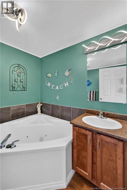 98 Hayward — photo 17 of 40