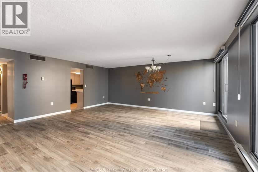 380 Pellissier AVENUE Unit# 706 — photo 26 of 40