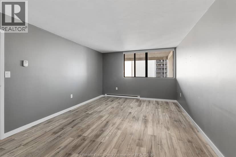 380 Pellissier AVENUE Unit# 706 — photo 34 of 40