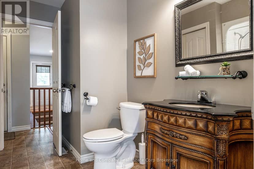 354 Dufferin Street — photo 23 of 38