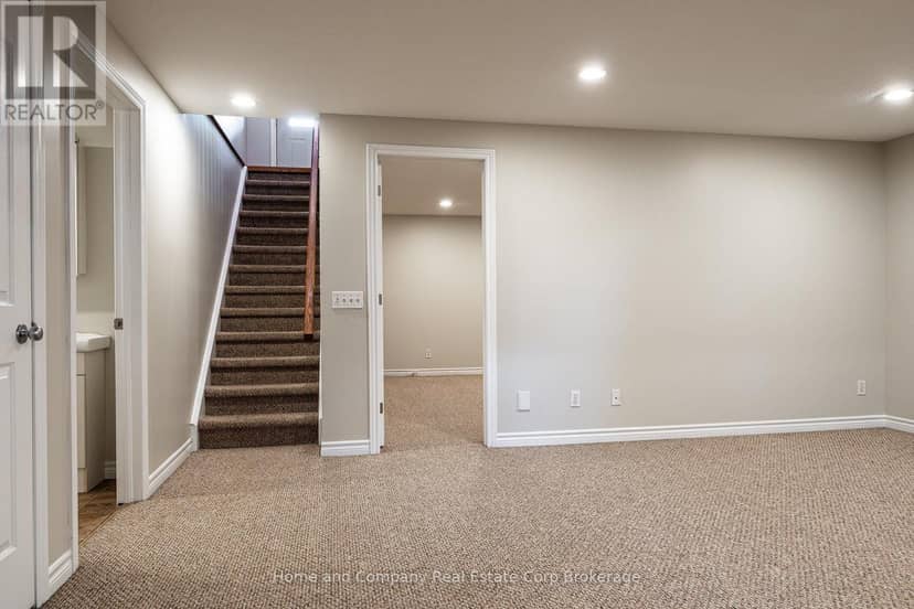 354 Dufferin Street — photo 29 of 38