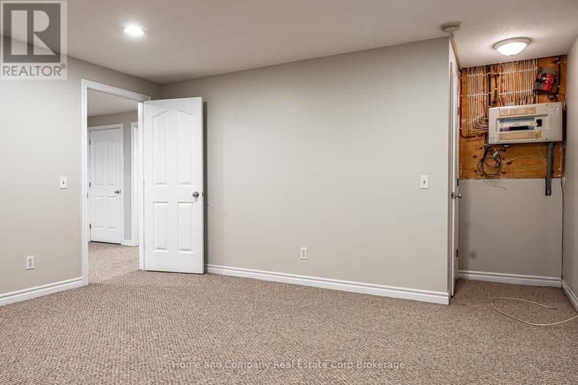 354 Dufferin Street — photo 31 of 38
