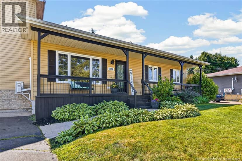 814 Julia Court — photo 3 of 40