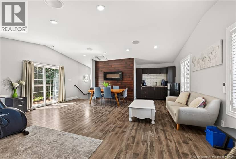 814 Julia Court — photo 35 of 40