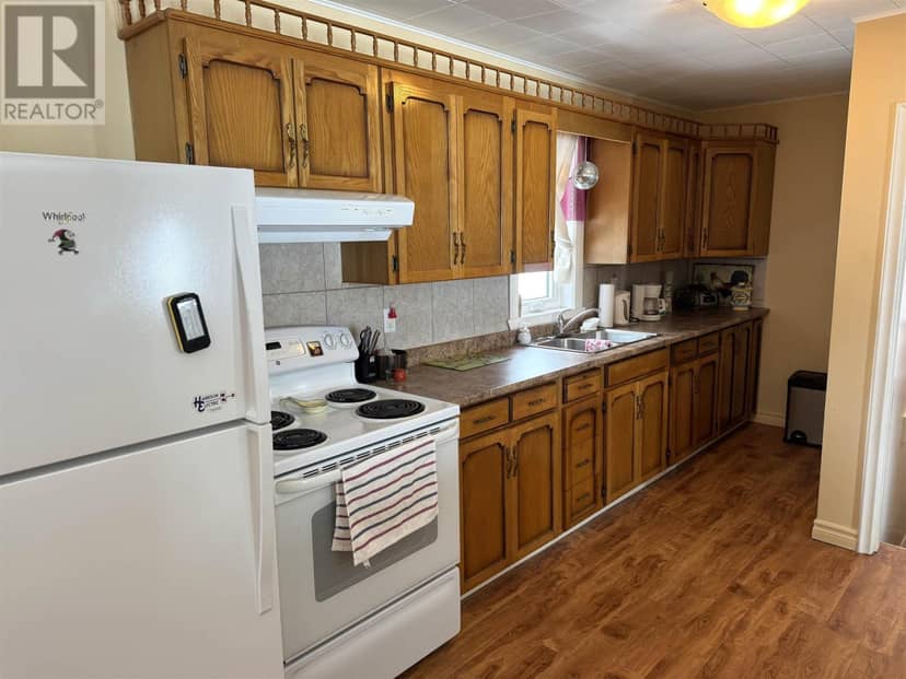 70 Roman AVE — photo 17 of 31