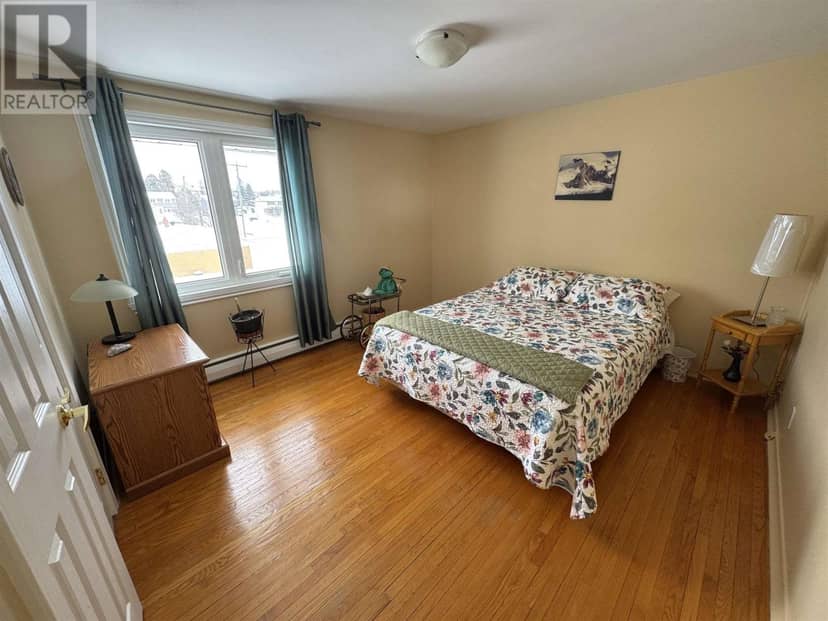 70 Roman AVE — photo 24 of 31