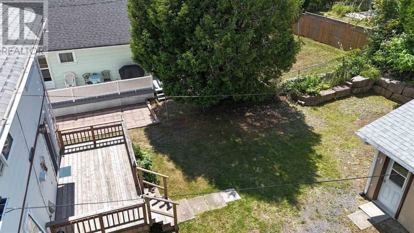 70 Roman AVE — photo 4 of 31